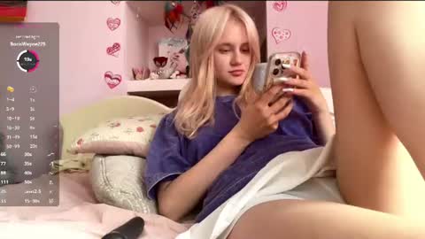 Snapshot of annrosy chatting on 4, 7, 2026 Hello my name is Kate online show from 4, 7, 2026