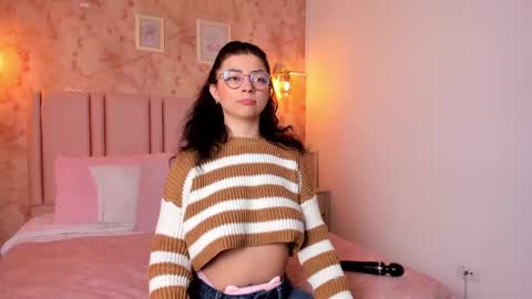 Snapshot of anntonella_watson chatting on 15, 12, 2025 ANTON online show from 15, 12, 2025