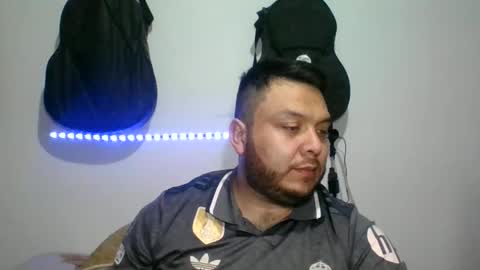 lion kennedy independent model moderator online show from 23, 10, 2025