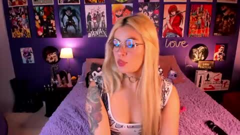 Snapshot of anny_cross chatting on 30, 4, 2026 Paty online show from 30, 4, 2026