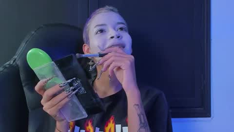 Anny online show from 28, 11, 2025