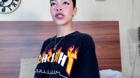 Snapshot of annykitty_ chatting on 3, 10, 2025 Anny Kitty online show from 3, 10, 2025