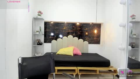 Anny online show from 28, 10, 2025