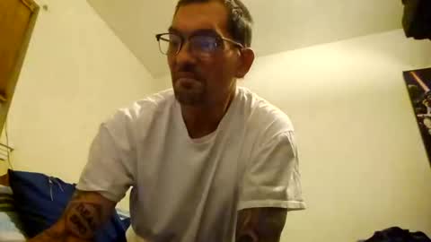 Snapshot of anonychris chatting on 4, 11, 2025 AnonaChris online show from 4, 11, 2025