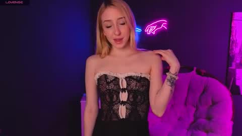 Snapshot of anora_babe chatting on 28, 3, 2026 Anora Babe online show from 28, 3, 2026