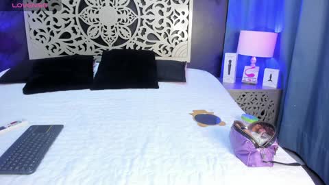 anthonelaDuque online show from 6, 1, 2025