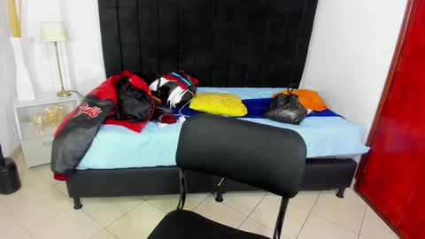 Snapshot of anthoy_wayans chatting on 1, 11, 2025 online show from 1, 11, 2025