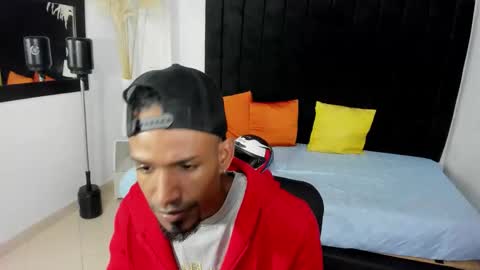 Snapshot of anthoy_wayans chatting on 2, 11, 2025 online show from 2, 11, 2025