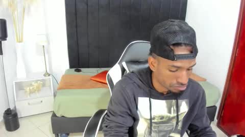 Snapshot of anthoy_wayans chatting on 12, 11, 2025 online show from 12, 11, 2025