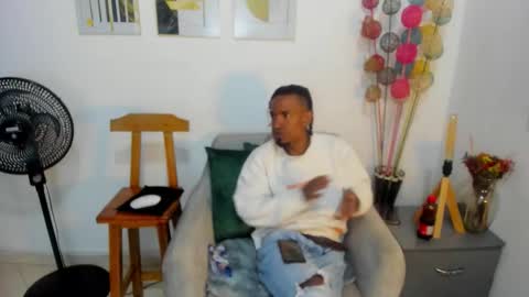 Snapshot of anthoy_wayans chatting on 21, 11, 2025 online show from 21, 11, 2025