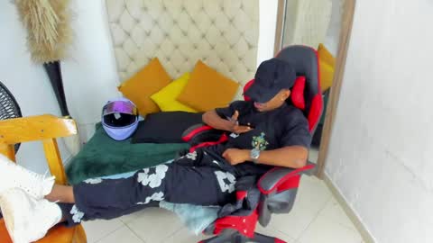 Snapshot of anthoy_wayans chatting on 7, 4, 2026 online show from 7, 4, 2026