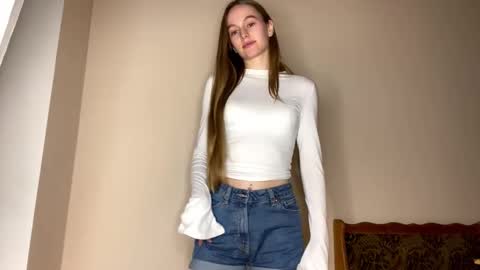 Snapshot of antionettepulgarin chatting on 11, 2, 2026 Viktoria online show from 11, 2, 2026