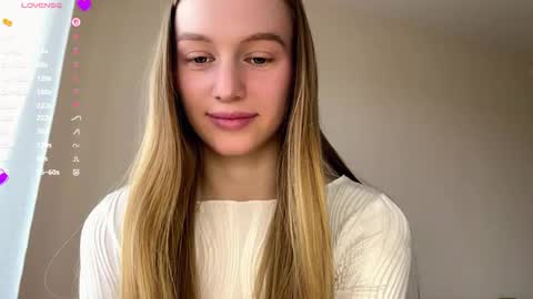 Snapshot of antionettepulgarin chatting on 13, 5, 2026 Viktoria online show from 13, 5, 2026