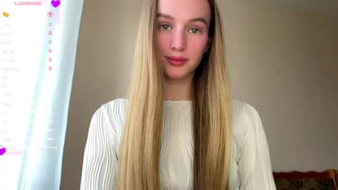 Snapshot of antionettepulgarin chatting on 18, 5, 2026 Viktoria online show from 18, 5, 2026