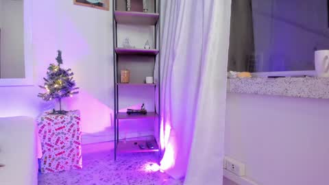 Snapshot of antonelabella chatting on 17, 12, 2024 Antonela online show from 17, 12, 2024