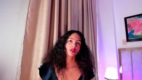 AntonellaHall  online show from 24, 1, 2025