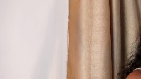 AntonellaHall  online show from 15, 2, 2026