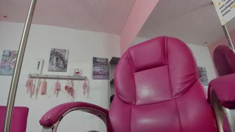 Snapshot of antonellakling_ chatting on 6, 10, 2025 ANTONELLA online show from 6, 10, 2025