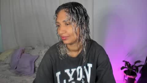 Snapshot of antonellaparker chatting on 27, 10, 2025 Sarah online show from 27, 10, 2025