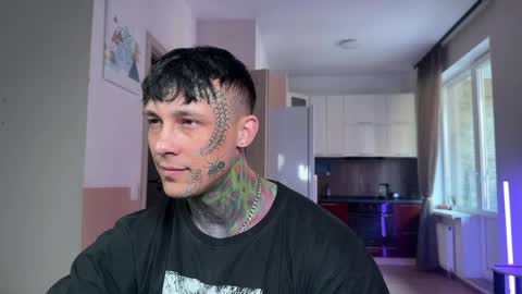 Tom online show from 10, 4, 2026