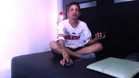 anxiuos miller online show from 28, 5, 2026