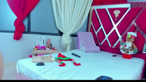 Anyela  online show from 12, 12, 2024