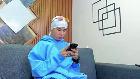 anyelo_sexyhot online show from 10, 2, 2025