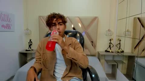 Snapshot of anyelotwink chatting on 16, 1, 2026 anyelotwink online show from 16, 1, 2026