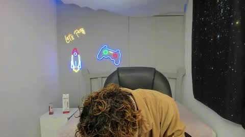 Snapshot of anyelotwink chatting on 3, 2, 2026 anyelotwink online show from 3, 2, 2026