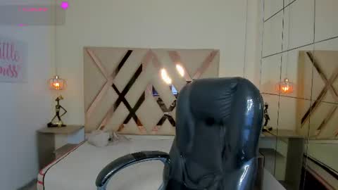 Snapshot of anyelotwink chatting on 10, 7, 2026 anyelotwink online show from 10, 7, 2026