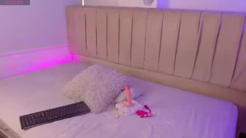 Snapshot of aphril_bluee chatting on 22, 7, 2026 aphril_bluee online show from 22, 7, 2026