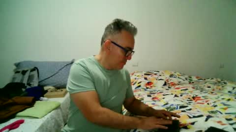 furry bear online show from 31, 12, 2024
