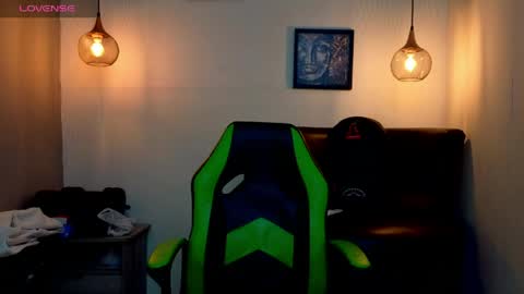 Snapshot of apolo_ryder chatting on 27, 5, 2026 APOLO online show from 27, 5, 2026