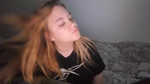 appleyummybuns online show from 2, 7, 2026