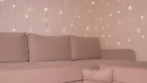  REYNA  next stream is 11h of Feb online show from 15, 2, 2026