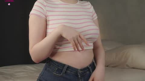 Snapshot of approche_toi_petite chatting on 19, 4, 2026 Meghan online show from 19, 4, 2026
