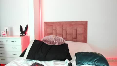 Snapshot of april_collinsxx chatting on 15, 5, 2026 april collinsxx online show from 15, 5, 2026
