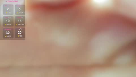 Snapshot of aprildubois_ chatting on 6, 12, 2024 April online show from 6, 12, 2024