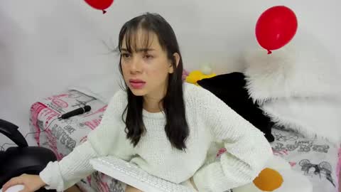 Snapshot of aprildubois_ chatting on 15, 2, 2025 April online show from 15, 2, 2025