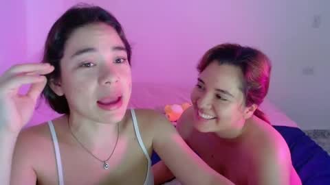 Snapshot of aprildubois_ chatting on 28, 10, 2025 April online show from 28, 10, 2025