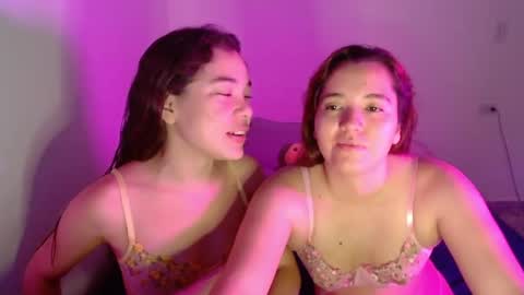 Snapshot of aprildubois_ chatting on 3, 11, 2025 April online show from 3, 11, 2025