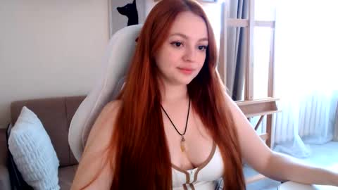 Snapshot of aprillewy chatting on 14, 11, 2025 April online show from 14, 11, 2025