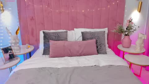 April online show from 26, 1, 2025