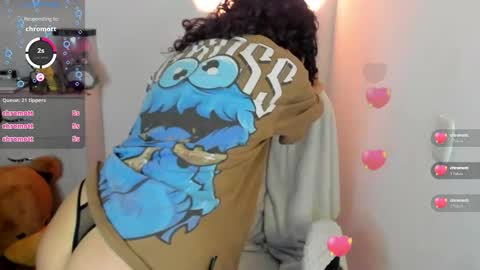 aqua emilly online show from 4, 12, 2025