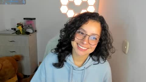 aqua emilly online show from 22, 12, 2025