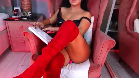 AQueenMonica online show from 9, 11, 2025
