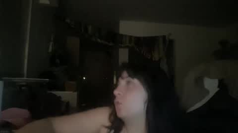 Snapshot of arabbustybeauty chatting on 17, 10, 2025 BustyPrincessLeila online show from 17, 10, 2025