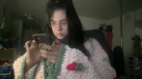 Snapshot of arabbustybeauty chatting on 22, 10, 2025 BustyPrincessLeila online show from 22, 10, 2025