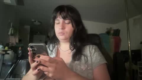 Snapshot of arabbustybeauty chatting on 28, 10, 2025 BustyPrincessLeila online show from 28, 10, 2025
