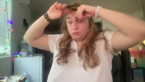 Snapshot of arabbustybeauty chatting on 21, 12, 2025 BustyPrincessLeila online show from 21, 12, 2025